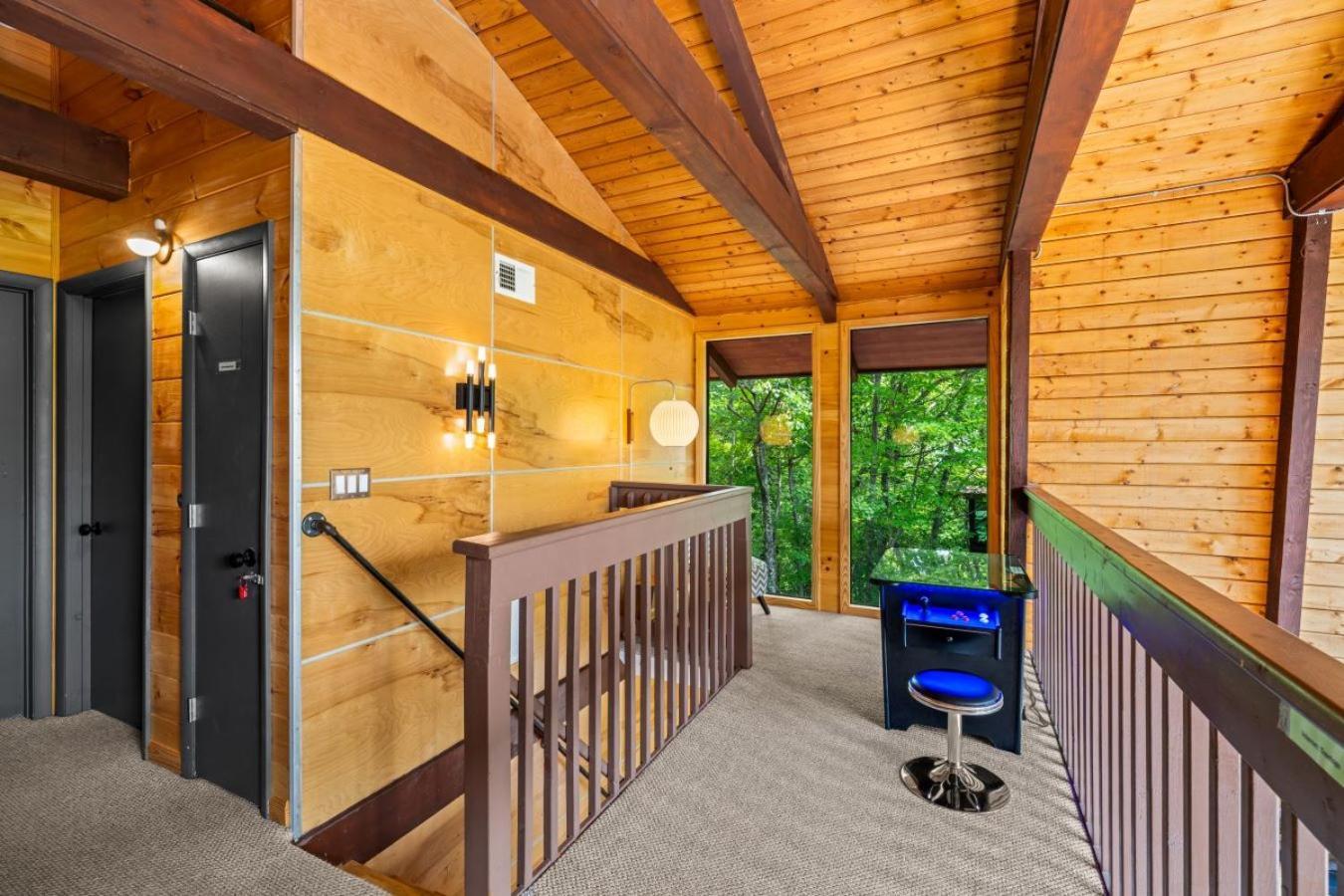 Treetops Chalet - 3Bd/2Bt Boutique Cabin W/Mt Leconte Views In Gatlinburg Kültér fotó